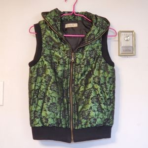Roses Patterned Dark Green Vest